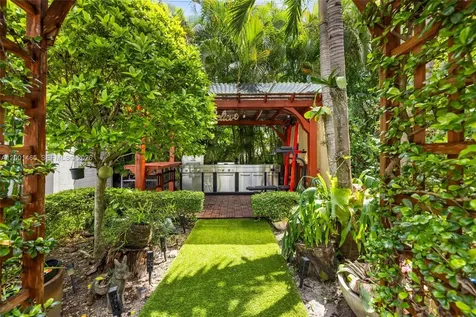 2121 Red Road Coral Gables FL 33155