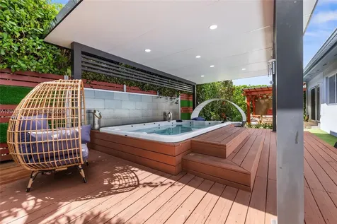 2121 Red Road Coral Gables FL 33155