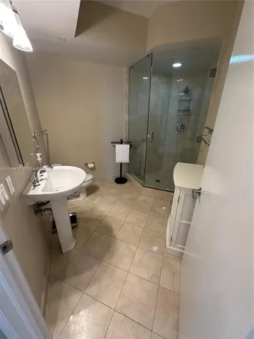 6365 Collins Avenue Miami Beach FL 33141