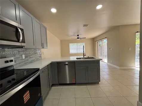 5450 NW 94th Terrace Sunrise FL 33351