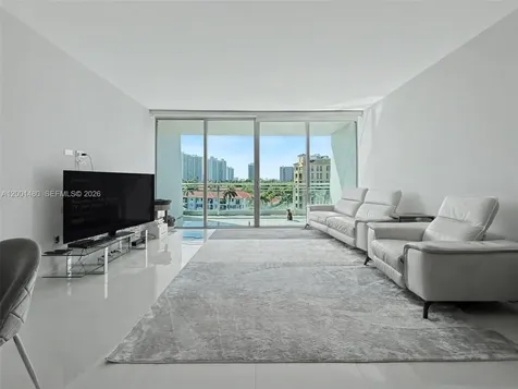 2950 NE 188th Street Aventura FL 33180