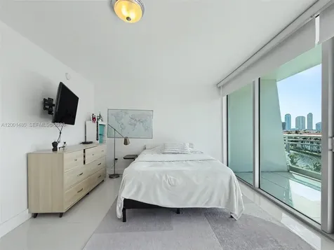 2950 NE 188th Street Aventura FL 33180