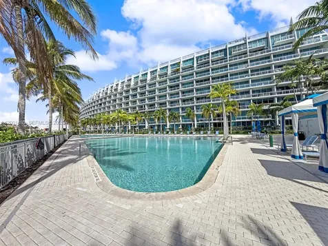 2950 NE 188th Street Aventura FL 33180