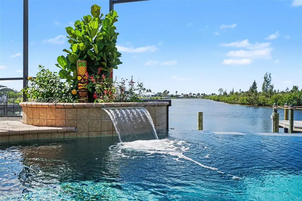 4214 Gulfstream Parkway Cape Coral FL 33993