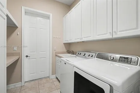 4214 Gulfstream Parkway Cape Coral FL 33993