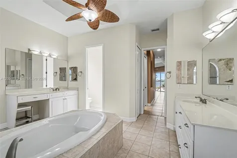 4214 Gulfstream Parkway Cape Coral FL 33993