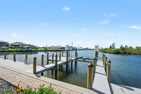 4214 Gulfstream Parkway Cape Coral FL 33993