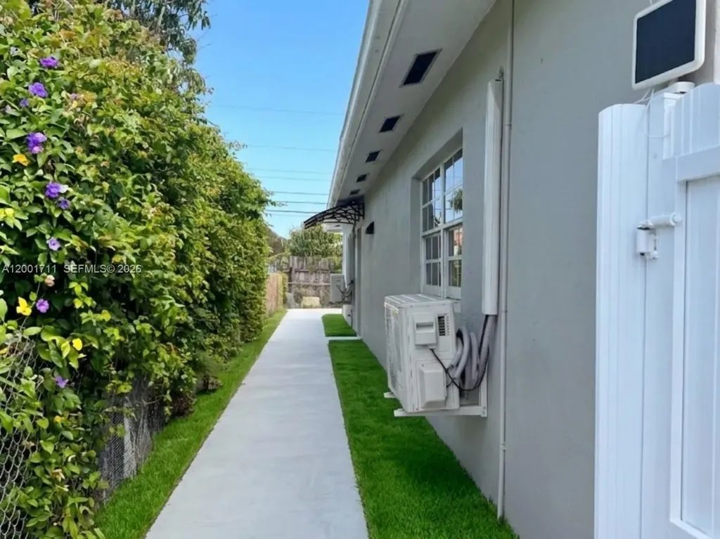 15841 NW 18th Place Miami Gardens FL 33054