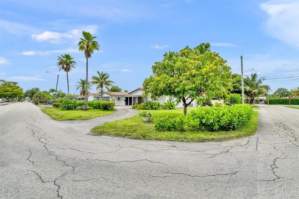 1611 NE 50th Court Fort Lauderdale FL 33334