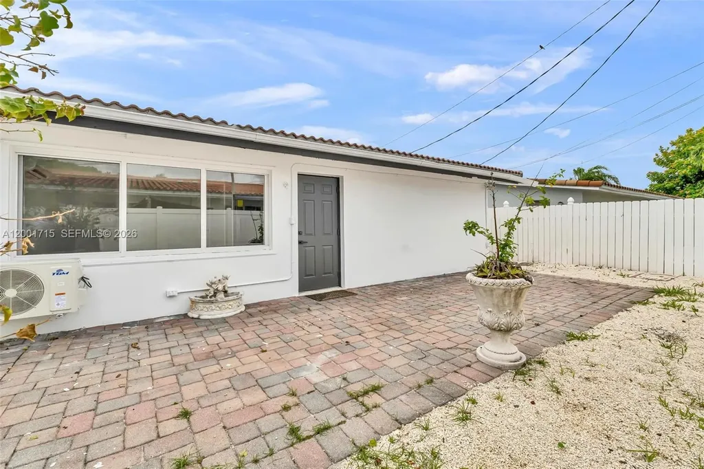 1611 NE 50th Court Fort Lauderdale FL 33334