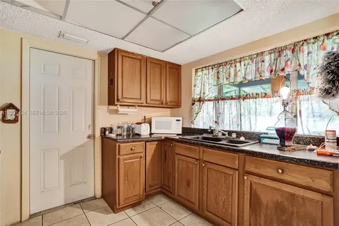 5712 NW 66th Avenue Tamarac FL 33321