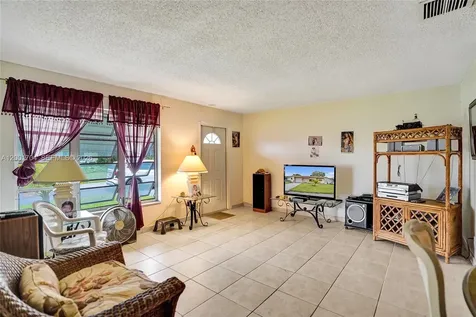 5712 NW 66th Avenue Tamarac FL 33321