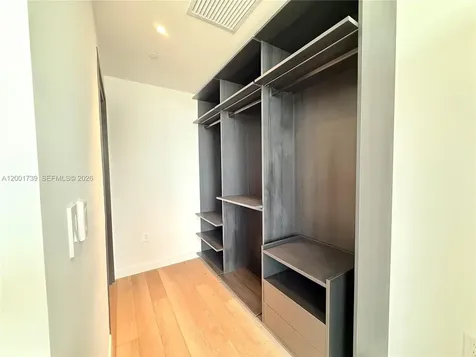 20 NE 11th Street Miami FL 33132