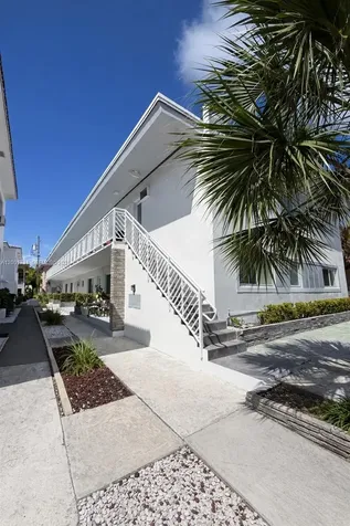 935 Bay Drive Miami Beach FL 33141