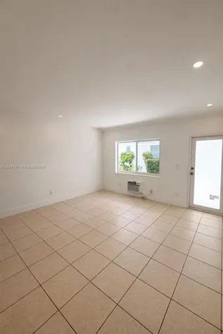 935 Bay Drive Miami Beach FL 33141