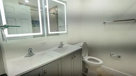 213 E Forest Oak Circle Davie FL 33325