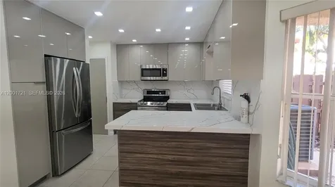 213 E Forest Oak Circle Davie FL 33325