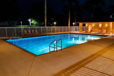 213 E Forest Oak Circle Davie FL 33325
