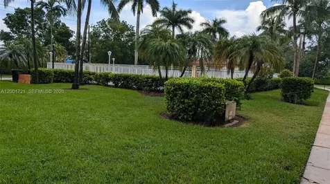 213 E Forest Oak Circle Davie FL 33325