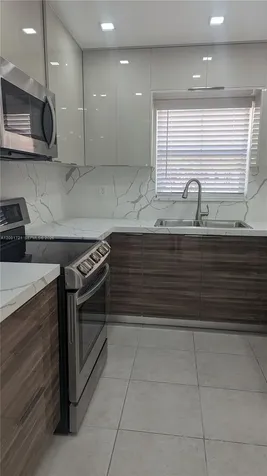 213 E Forest Oak Circle Davie FL 33325