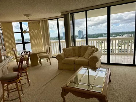 1000 W Island Boulevard Aventura FL 33160