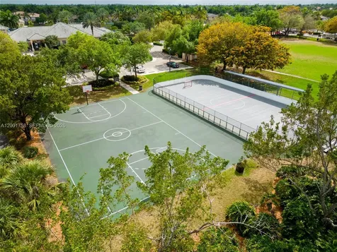 567 Live Oak Lane Weston FL 33327