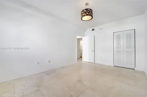 185 SE 14th Terrace Miami FL 33131