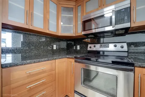 185 SE 14th Terrace Miami FL 33131