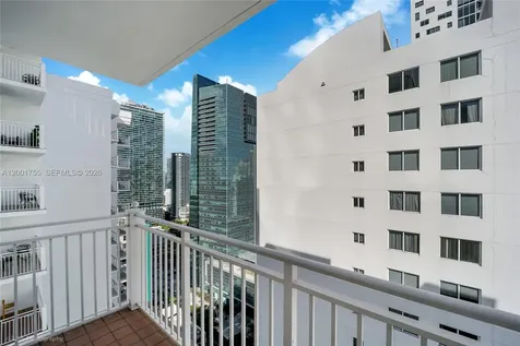 185 SE 14th Terrace Miami FL 33131