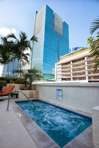 185 SE 14th Terrace Miami FL 33131