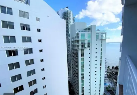 185 SE 14th Terrace Miami FL 33131