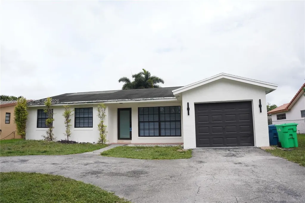 4290 NW 120th Way Sunrise FL 33323