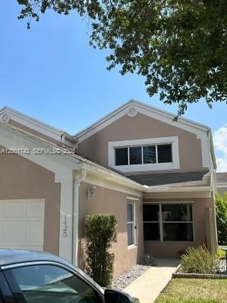 1425 NW 124th Avenue Pembroke Pines FL 33026
