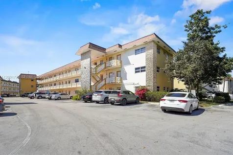 5121 W Oakland Park Boulevard Lauderdale Lakes FL 33313