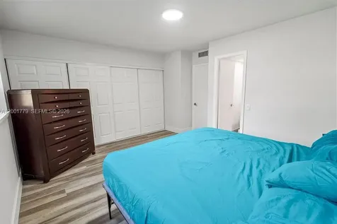5121 W Oakland Park Boulevard Lauderdale Lakes FL 33313