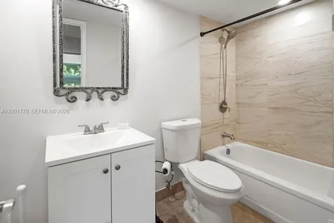 5121 W Oakland Park Boulevard Lauderdale Lakes FL 33313