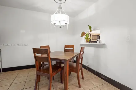 5121 W Oakland Park Boulevard Lauderdale Lakes FL 33313