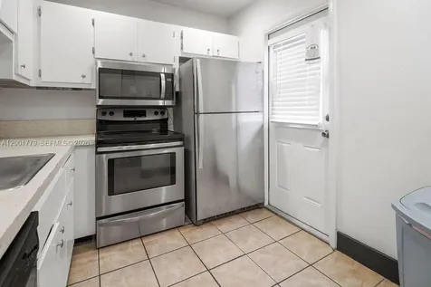 5121 W Oakland Park Boulevard Lauderdale Lakes FL 33313