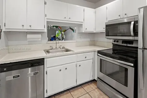 5121 W Oakland Park Boulevard Lauderdale Lakes FL 33313