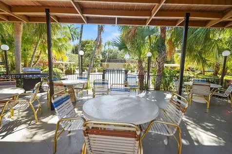 5121 W Oakland Park Boulevard Lauderdale Lakes FL 33313