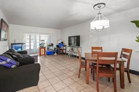 5121 W Oakland Park Boulevard Lauderdale Lakes FL 33313
