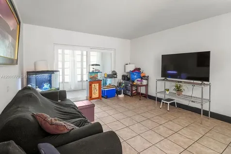 5121 W Oakland Park Boulevard Lauderdale Lakes FL 33313