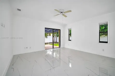 230 Cranwood Drive Key Biscayne FL 33149