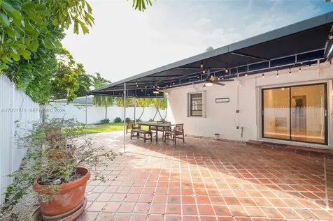 230 Cranwood Drive Key Biscayne FL 33149