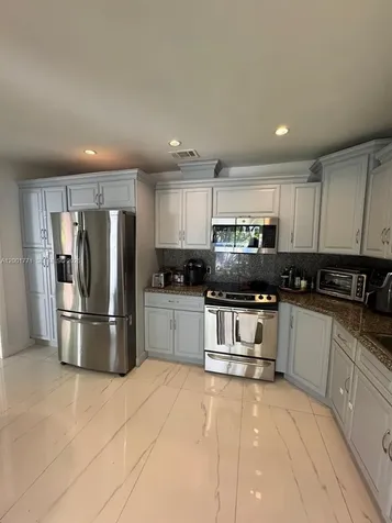 230 Cranwood Drive Key Biscayne FL 33149