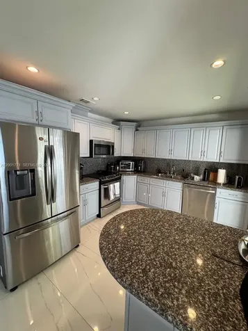 230 Cranwood Drive Key Biscayne FL 33149