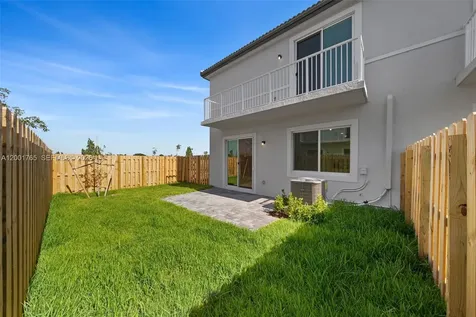 715 SE 15th Street Homestead FL 33034