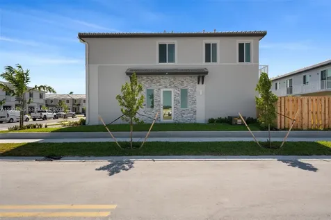 715 SE 15th Street Homestead FL 33034