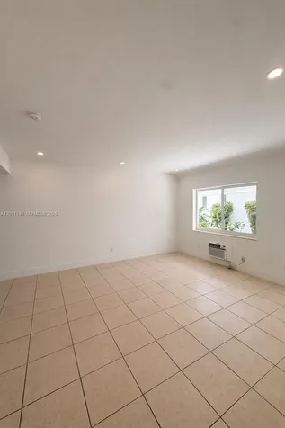 935 Bay Drive Miami Beach FL 33141