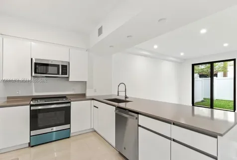 4130 N Oak Place Dania Beach FL 33314
